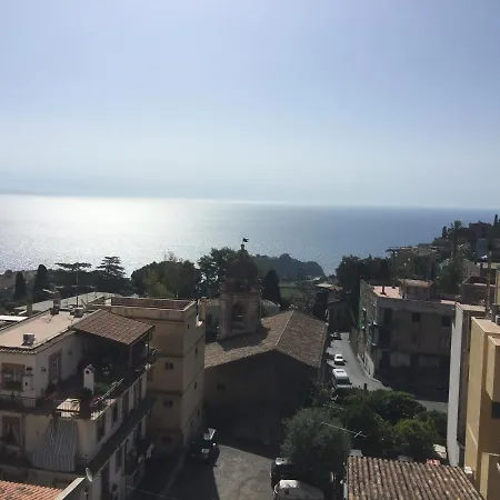 Casa Arico & Shatulle Oda ve Kahvaltı Taormina